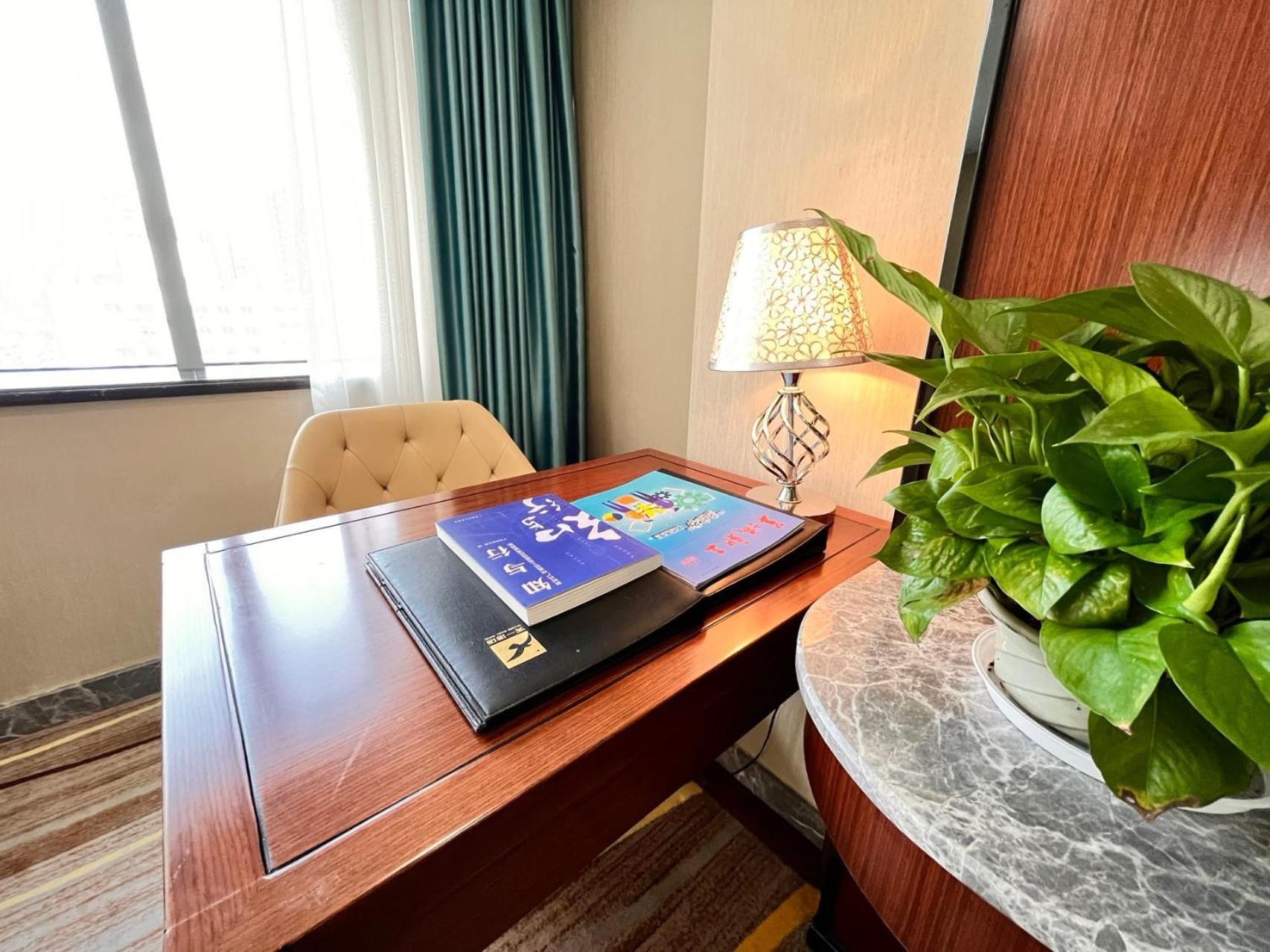 Skyline Plaza Hotel Guangzhou Exterior photo